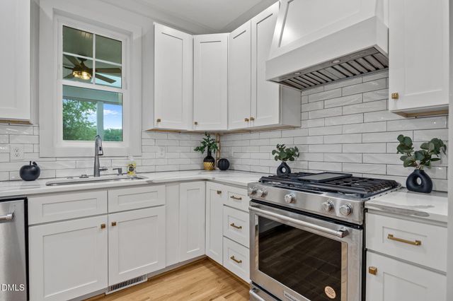 410 Wyndham Drive, Chapel Hill, NC 27516