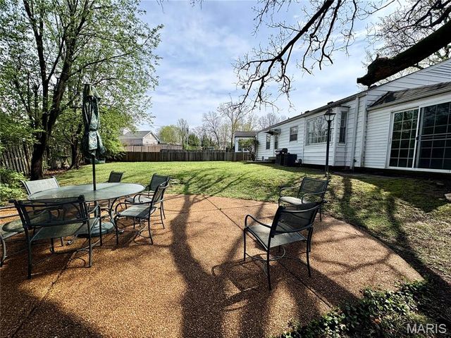 9403 Tilles Drive, Brentwood, MO 63144