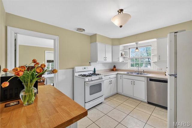 9403 Tilles Drive, Brentwood, MO 63144