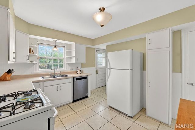 9403 Tilles Drive, Brentwood, MO 63144