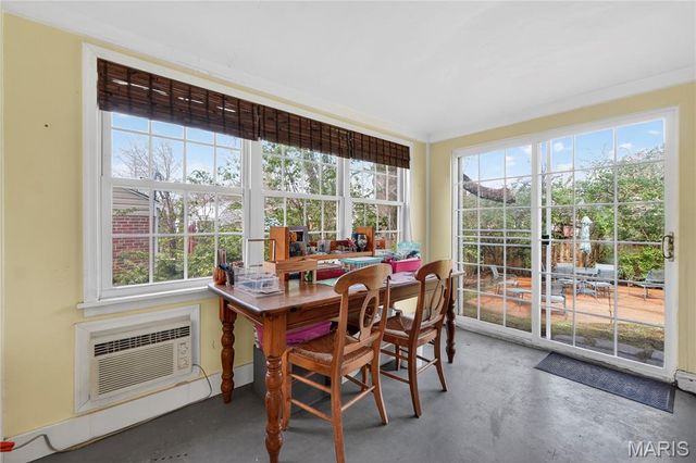 9403 Tilles Drive, Brentwood, MO 63144