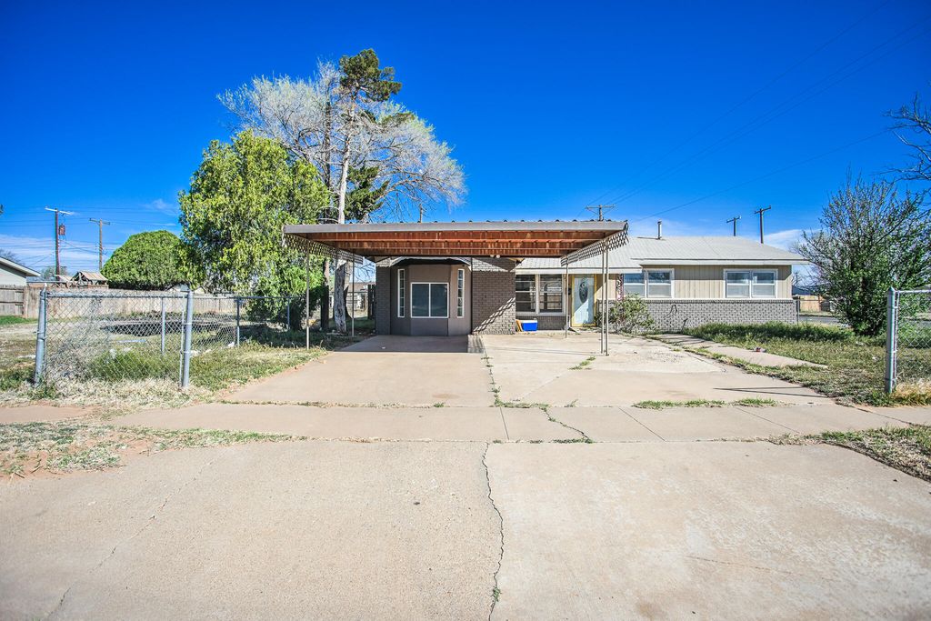 2641 E Baylor Street, Lubbock, TX 79403