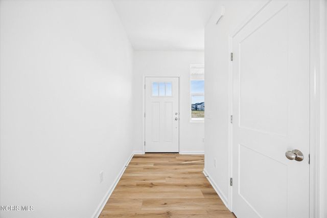 131 Valley Hall Drive, Perrysburg, OH 43551