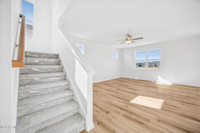 131 Valley Hall Drive, Perrysburg, OH 43551