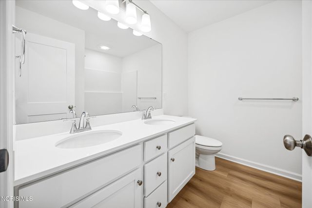 131 Valley Hall Drive, Perrysburg, OH 43551