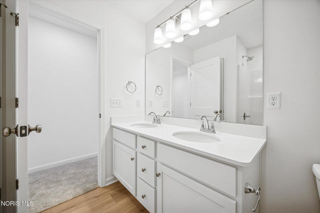 131 Valley Hall Drive, Perrysburg, OH 43551