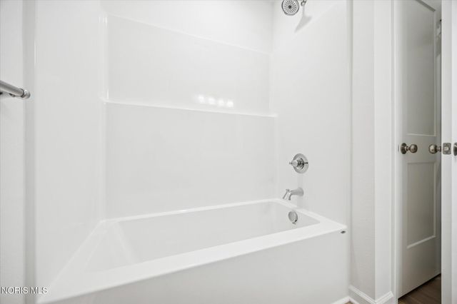 131 Valley Hall Drive, Perrysburg, OH 43551