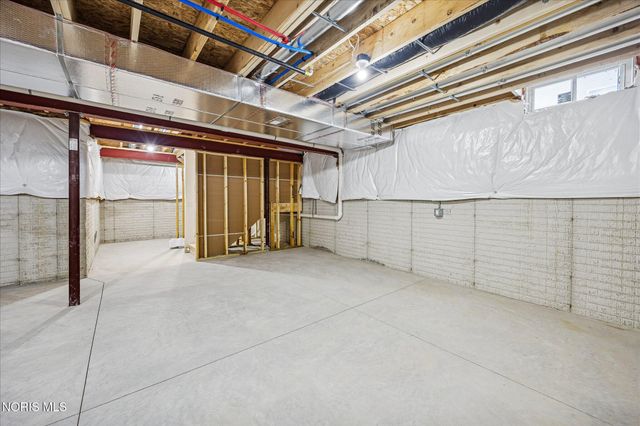 131 Valley Hall Drive, Perrysburg, OH 43551