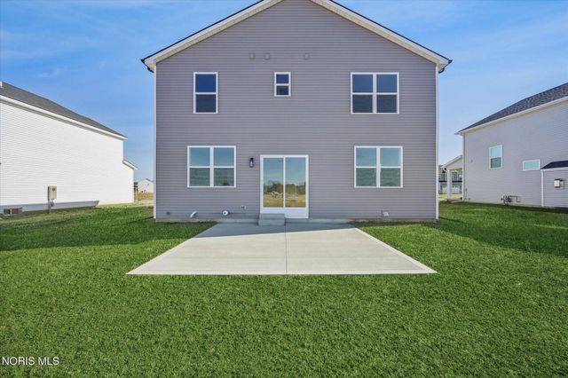 131 Valley Hall Drive, Perrysburg, OH 43551