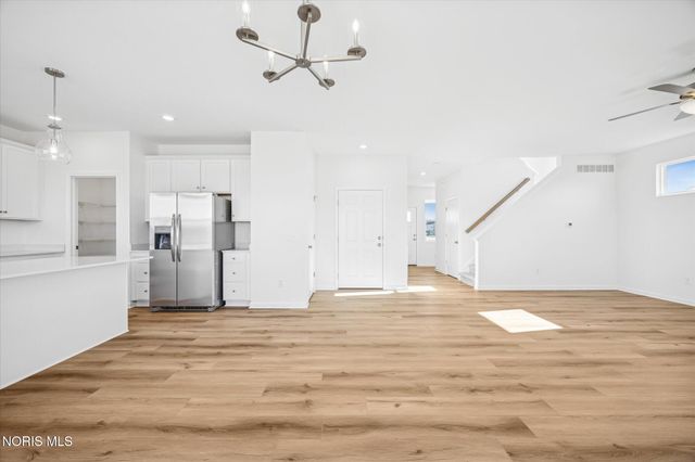 131 Valley Hall Drive, Perrysburg, OH 43551