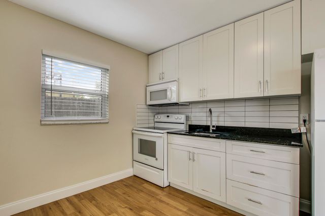 593 PALMETTO Drive 1, West Palm Beach, FL 33403