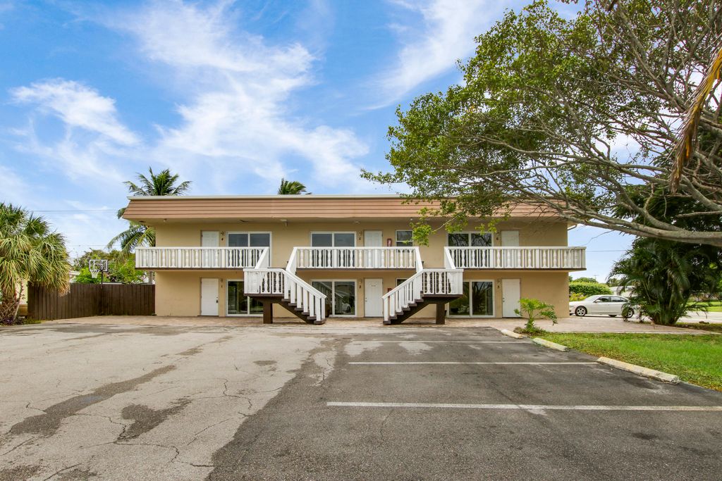 593 PALMETTO Drive 1, West Palm Beach, FL 33403