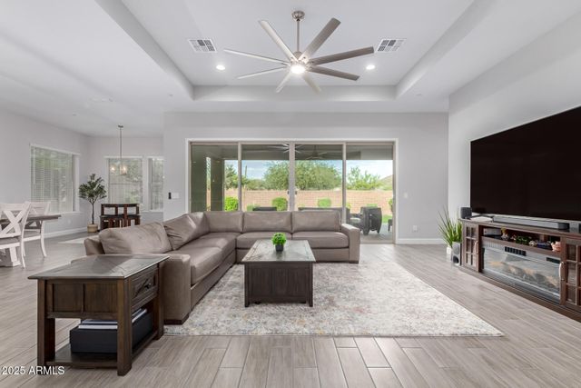 13196 W Woodstock Road, Peoria, AZ 85383