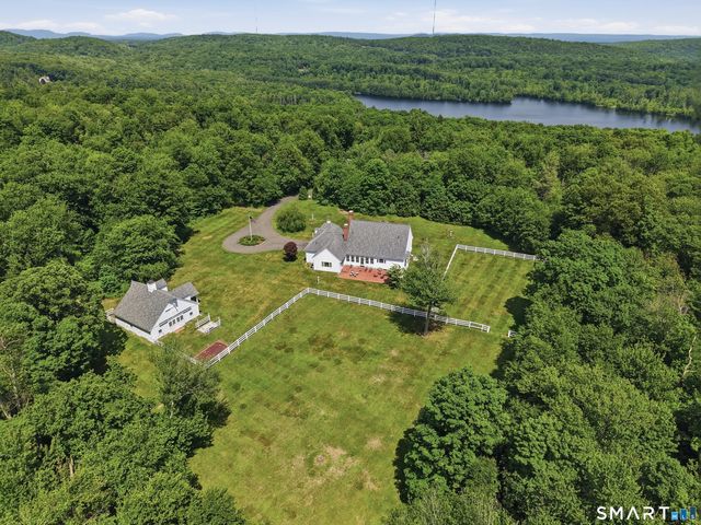 395 Sperry Road, Bethany, CT 06524