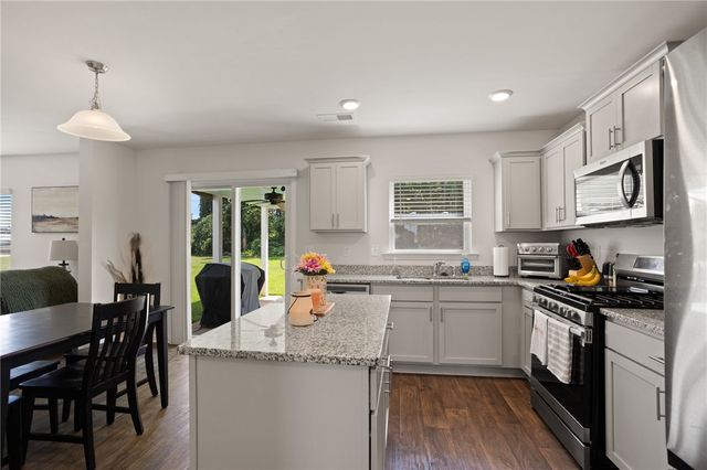 204 Hillendale Way, Pelzer, SC 29669