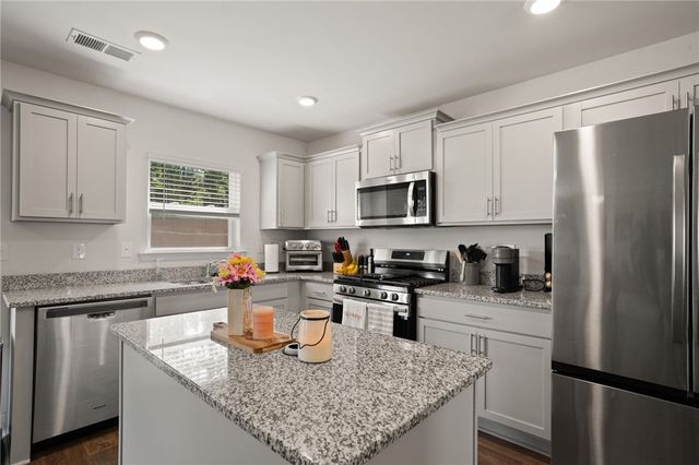 204 Hillendale Way, Pelzer, SC 29669