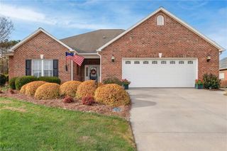 222 New Hampshire Court, Mocksville, NC 27028