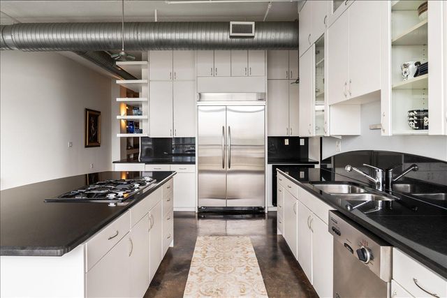 311 W 5th ST 1005, Austin, TX 78701