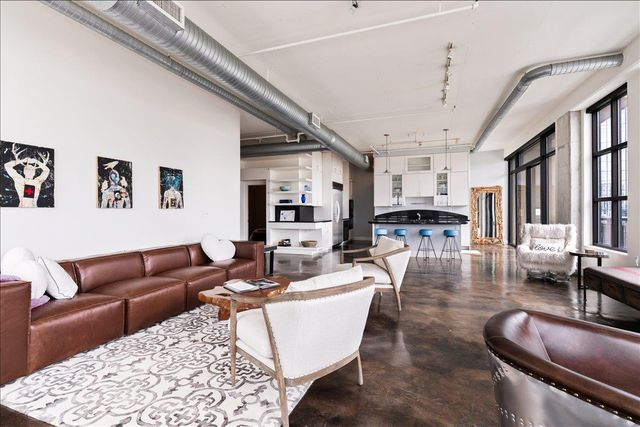 311 W 5th ST 1005, Austin, TX 78701