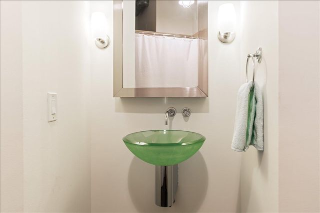 311 W 5th ST 1005, Austin, TX 78701