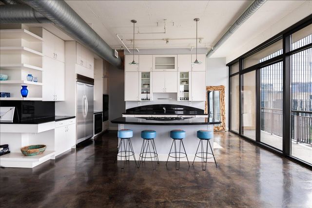 311 W 5th ST 1005, Austin, TX 78701