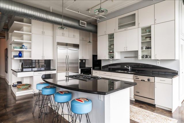 311 W 5th ST 1005, Austin, TX 78701