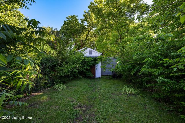 2723 W Chestnut St, Louisville, KY 40211