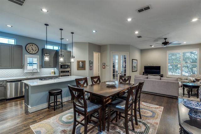 2111 Albany Street, Dallas, TX 75201