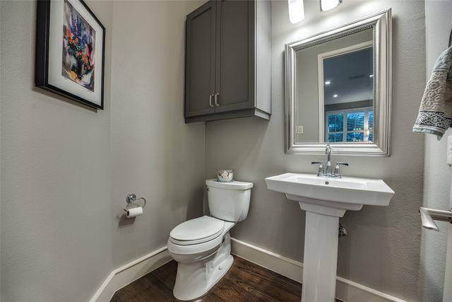 2111 Albany Street, Dallas, TX 75201