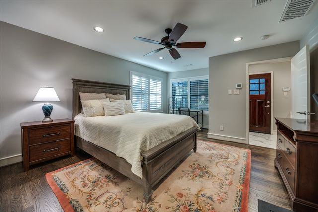 2111 Albany Street, Dallas, TX 75201