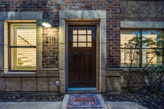 2111 Albany Street, Dallas, TX 75201