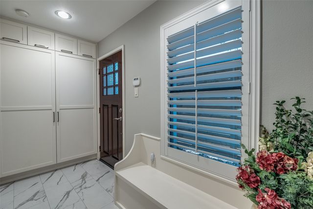 2111 Albany Street, Dallas, TX 75201