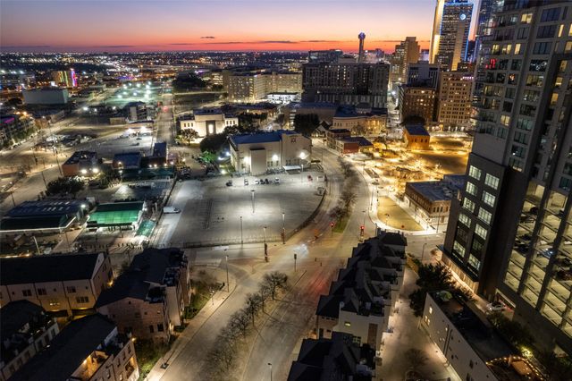 2111 Albany Street, Dallas, TX 75201