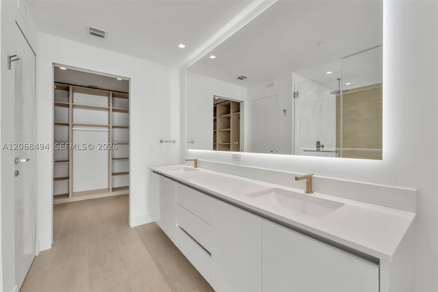 700 NE 24th St 1207, Miami, FL 33137