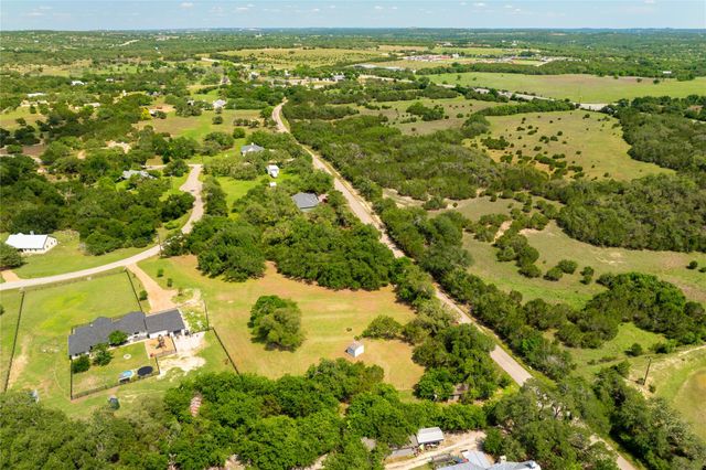 187 Beauchamp RD, Dripping Springs, TX 78620