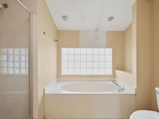 253 NE 211th Terrace, North Miami Beach, FL 33179