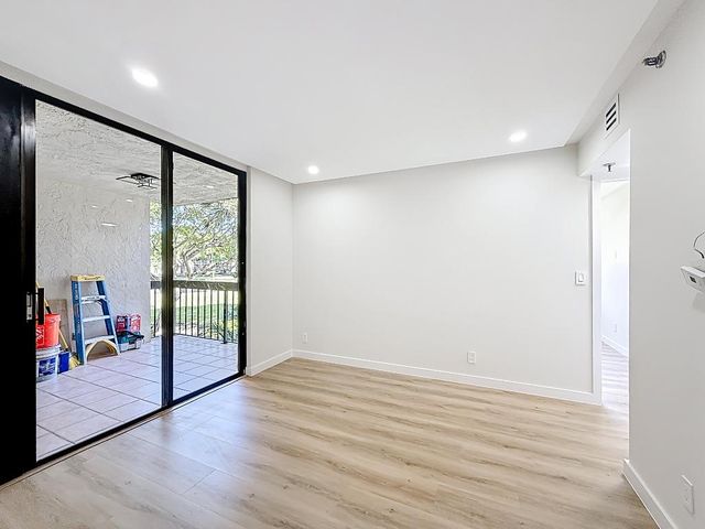 955 Egret B-207, Delray Beach, FL 33444