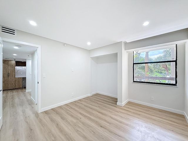 955 Egret B-207, Delray Beach, FL 33444