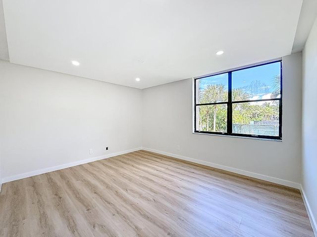 955 Egret B-207, Delray Beach, FL 33444