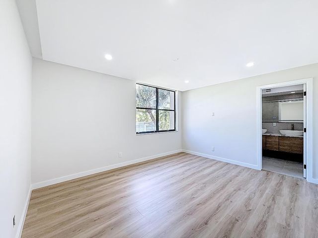 955 Egret B-207, Delray Beach, FL 33444