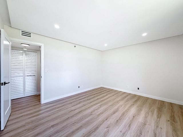 955 Egret B-207, Delray Beach, FL 33444