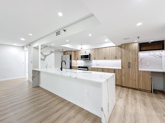 955 Egret B-207, Delray Beach, FL 33444