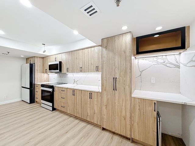 955 Egret B-207, Delray Beach, FL 33444