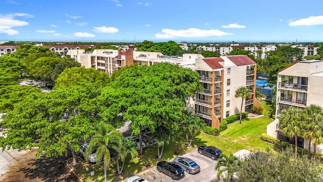 955 Egret B-207, Delray Beach, FL 33444