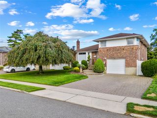 46 Norman Lane, Levittown, NY 11756