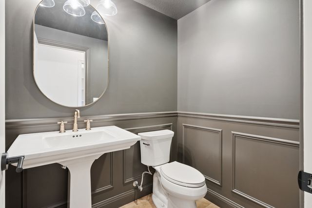 6501 BLACKBIRD Lane, Bettendorf, IA 52722