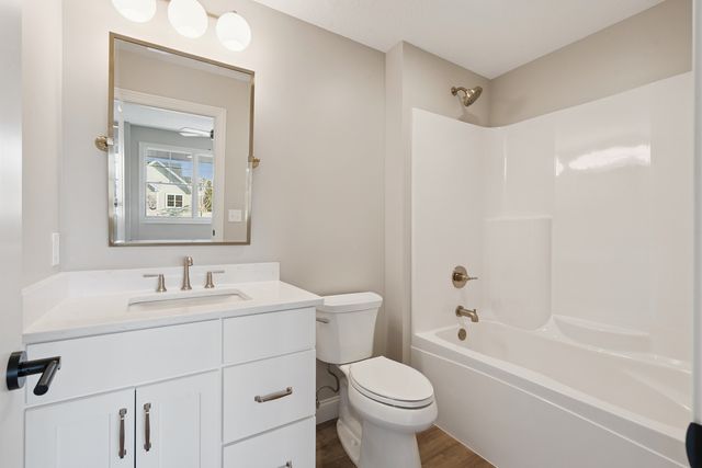 6501 BLACKBIRD Lane, Bettendorf, IA 52722