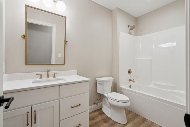 6501 BLACKBIRD Lane, Bettendorf, IA 52722