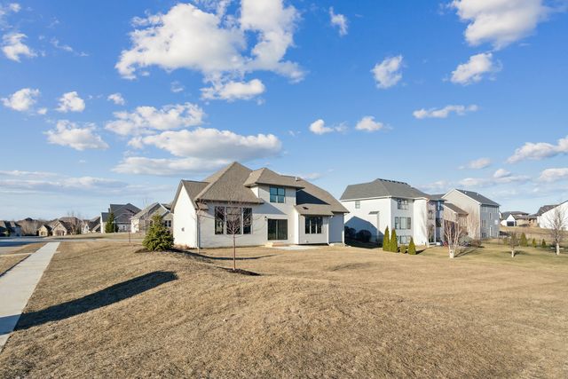 6501 BLACKBIRD Lane, Bettendorf, IA 52722