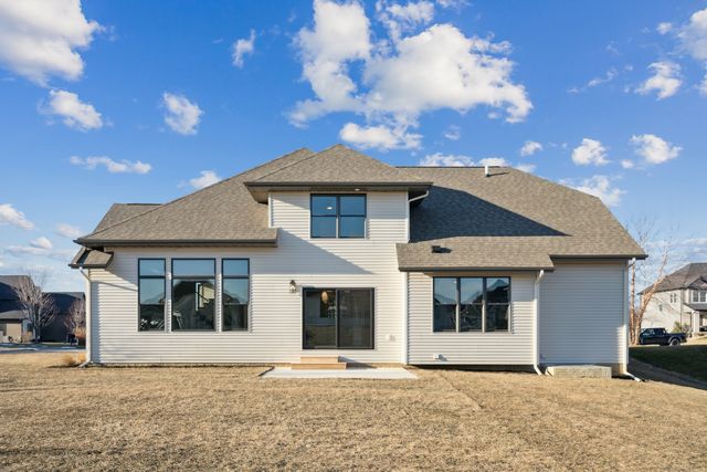 6501 BLACKBIRD Lane, Bettendorf, IA 52722